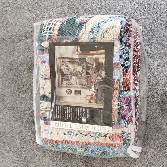 Decorative throw - Picture 2 of 2